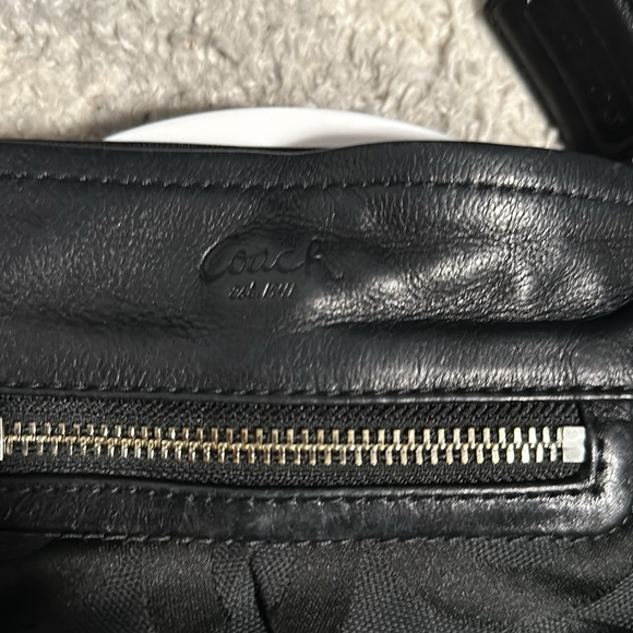 FIRM! EUC 2 Piece Coach Parker OP Art Shoulder Bag & Wristlet - Picture 10 of 10